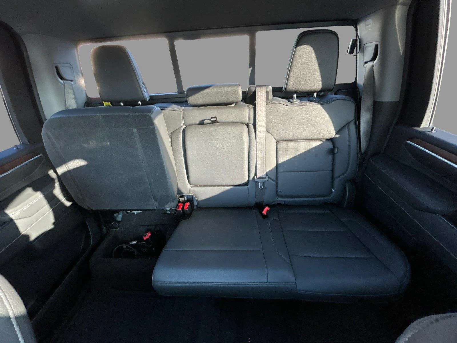 Used 2025 Downpour Metallic GMC Denali image 31