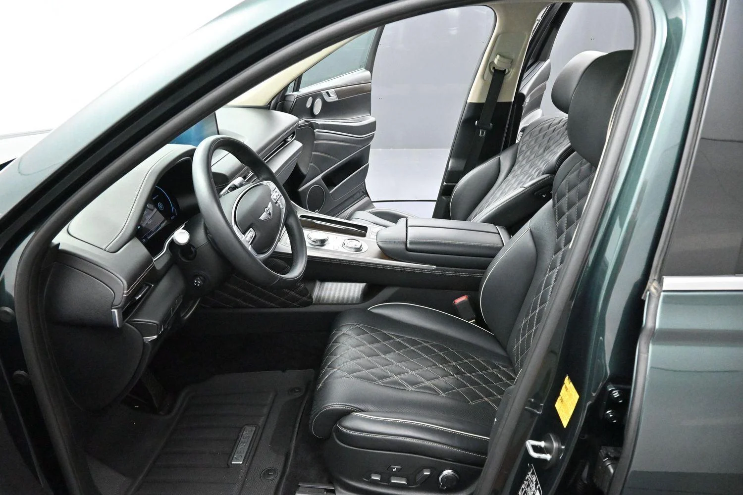 Used 2023  Genesis 3.5T AWD image 11