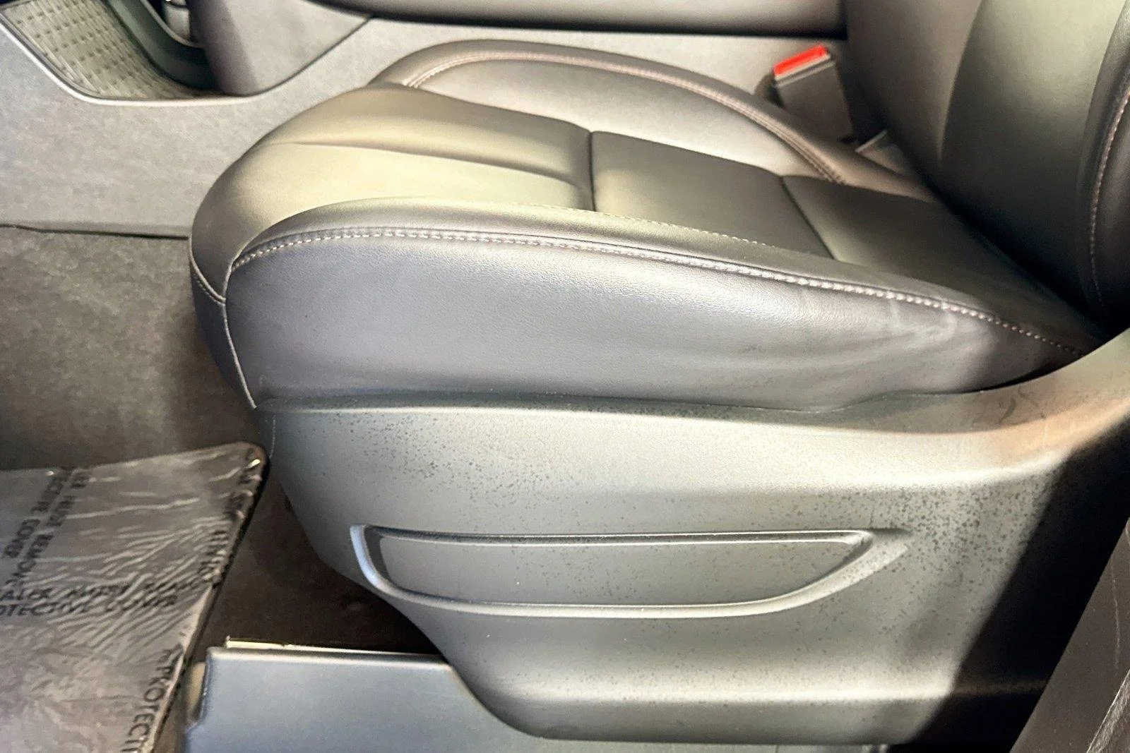Used 2024 Asher Gray Metallic Clearcoat Lincoln Premiere image 18