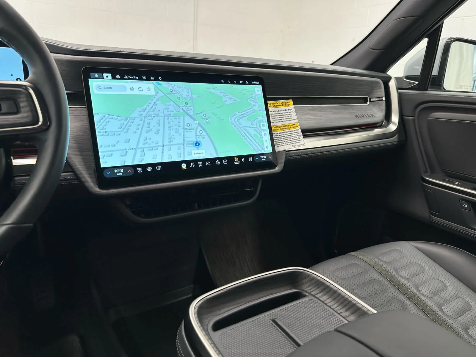 Used 2025 LA Silver Rivian Adventure image 28