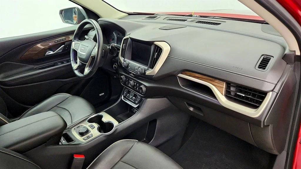 Used 2020 Red Quartz Tintcoat GMC FWD 4dr Denali w/ Premium Package & Skyscape Sunroof image 26