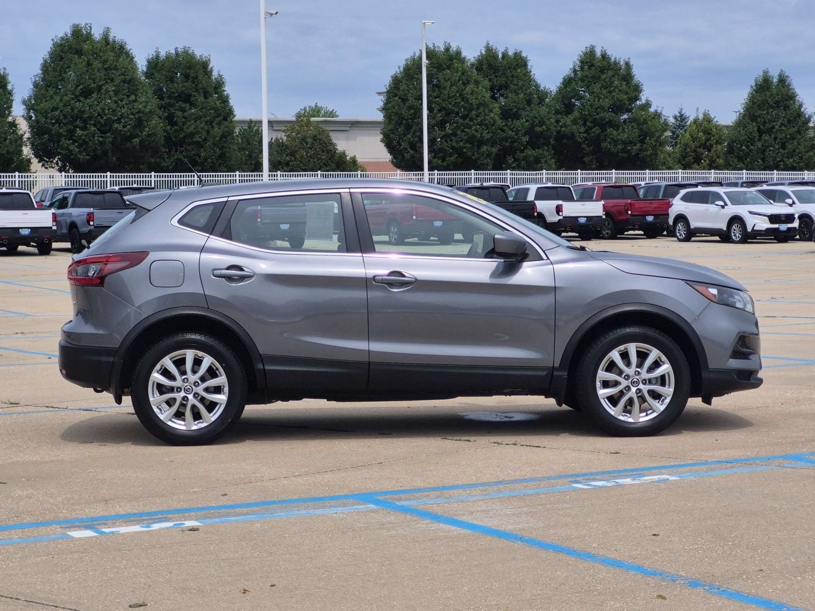 Used 2021 Gun Metallic Nissan S image 5