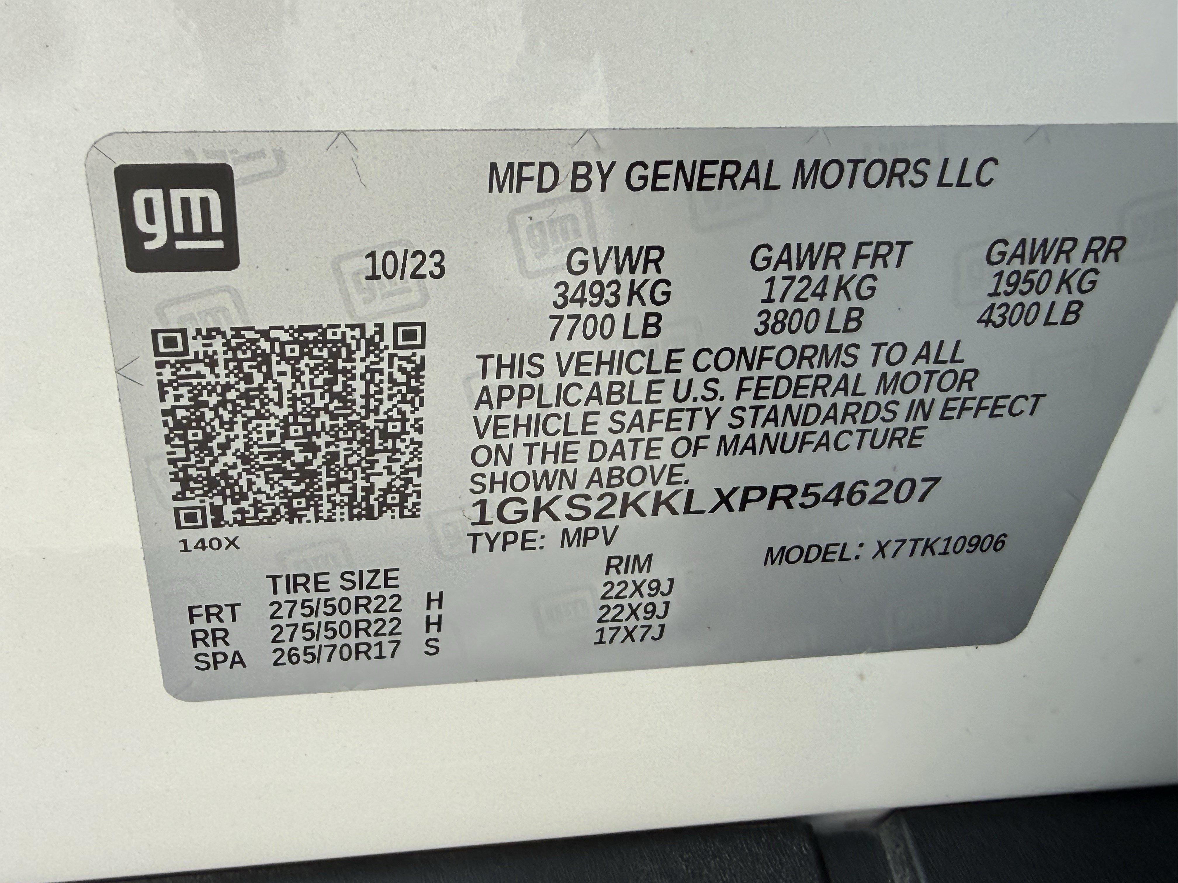 Used 2023 White Frost Tricoat GMC Denali Ultimate image 34