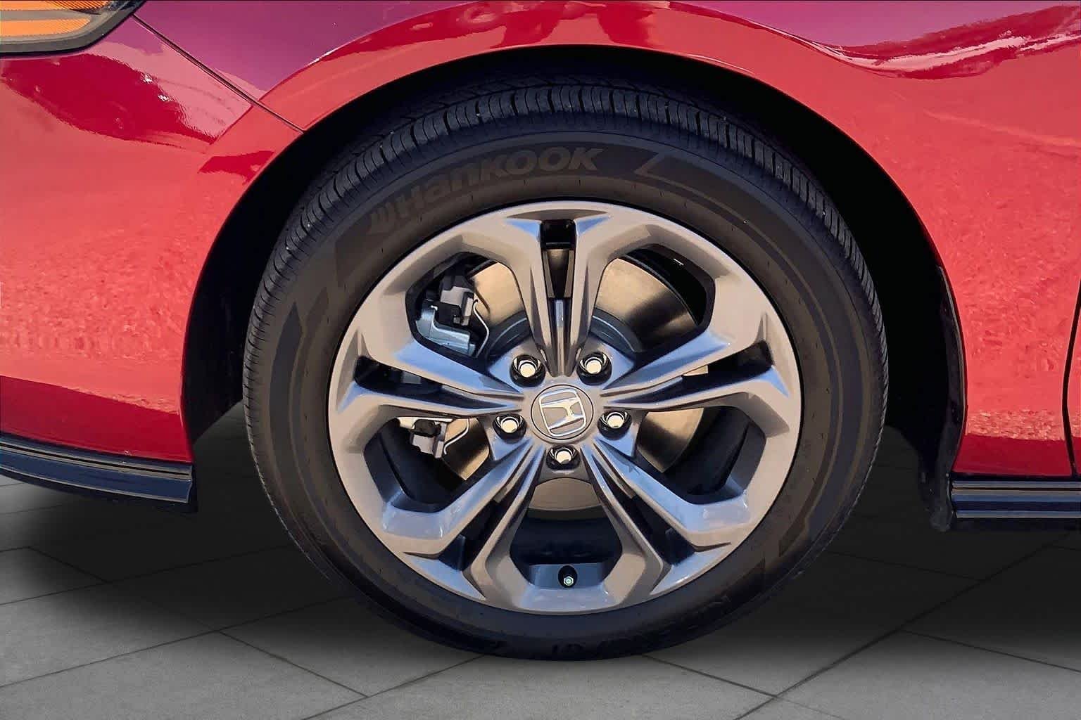 Used 2026 Radiant Red Metallic Honda EX-L image 11