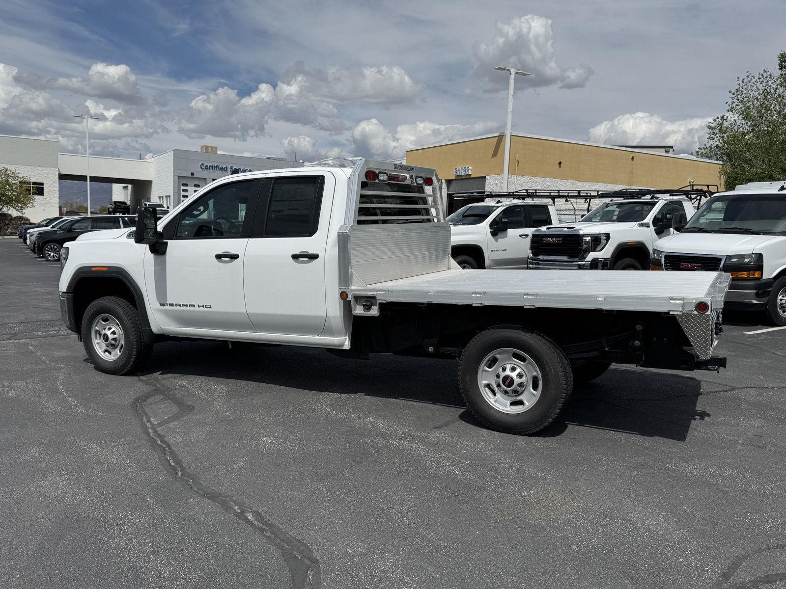2025 GMC Sierra 2500HD Pro - Photo 9
