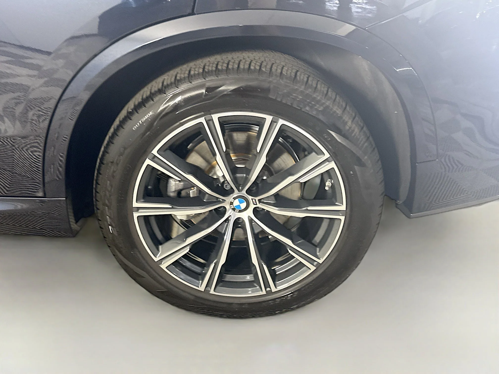 Used 2026 Carbon Black Metallic BMW sDrive40i image 33