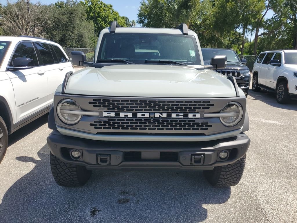 Used 2022 Green Ford Badlands image 2