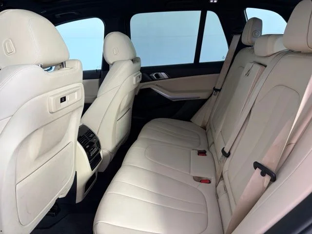Used 2020 Black BMW sDrive40i image 31