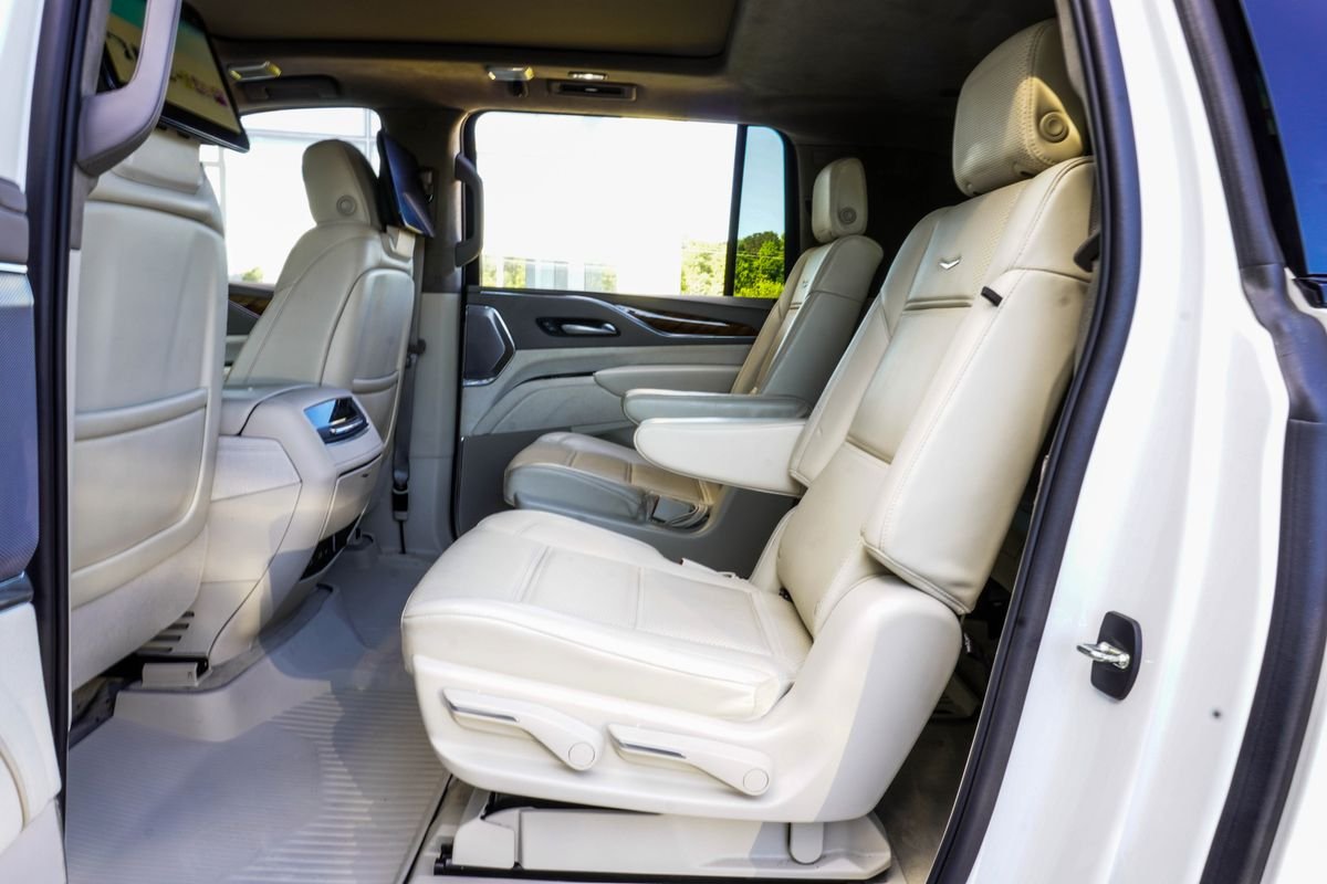 Used 2024 White Cadillac Sport Platinum image 36
