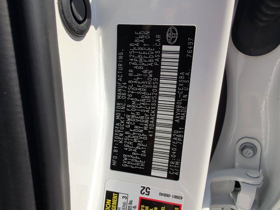Used 2025 Ice Toyota SE image 32