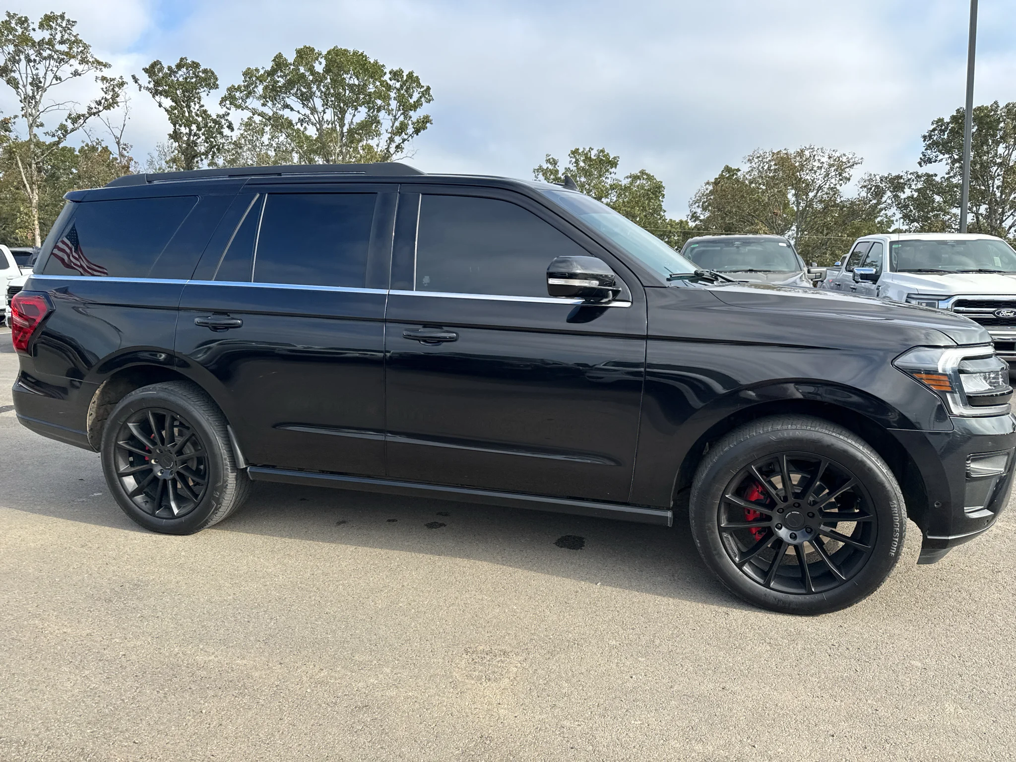 Used 2022 Agate Black Metallic Ford Limited image 5