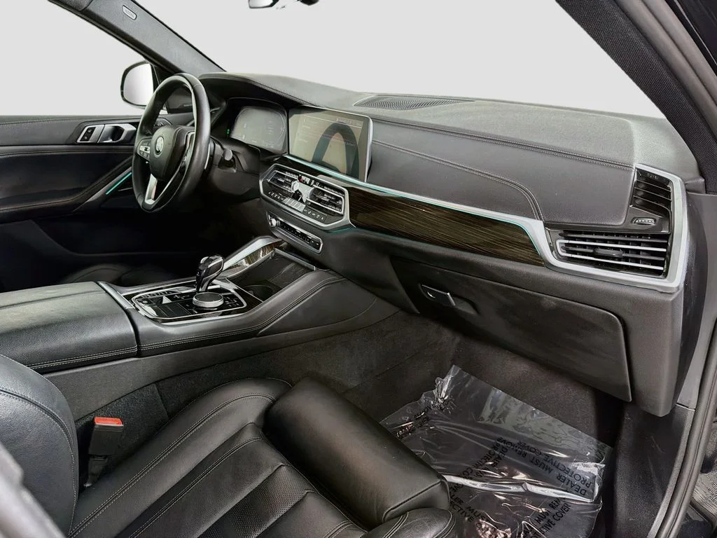 Used 2021 Black BMW sDrive40i image 32
