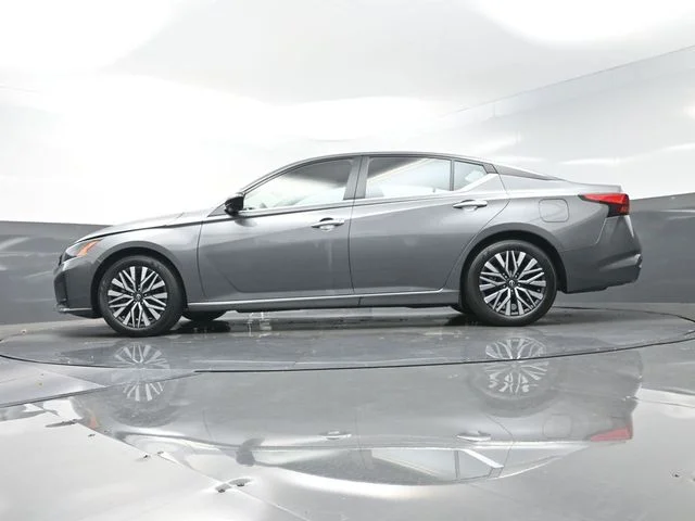 Used 2025 Gray Nissan 2.5 SV image 44