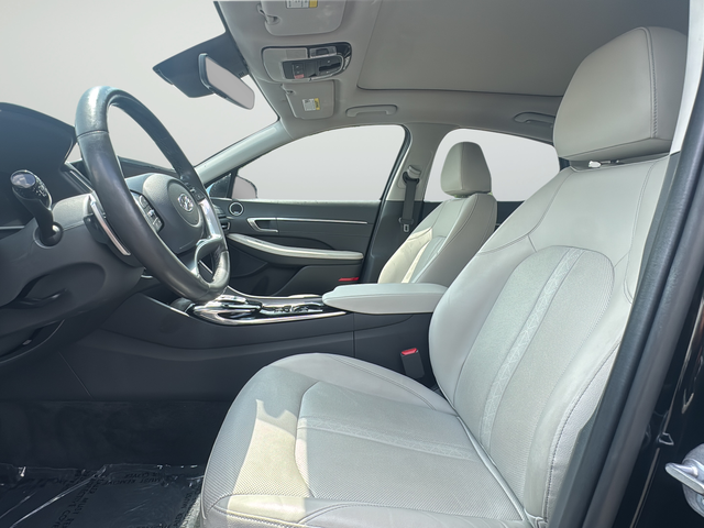 Used 2023 Black Hyundai Limited image 10