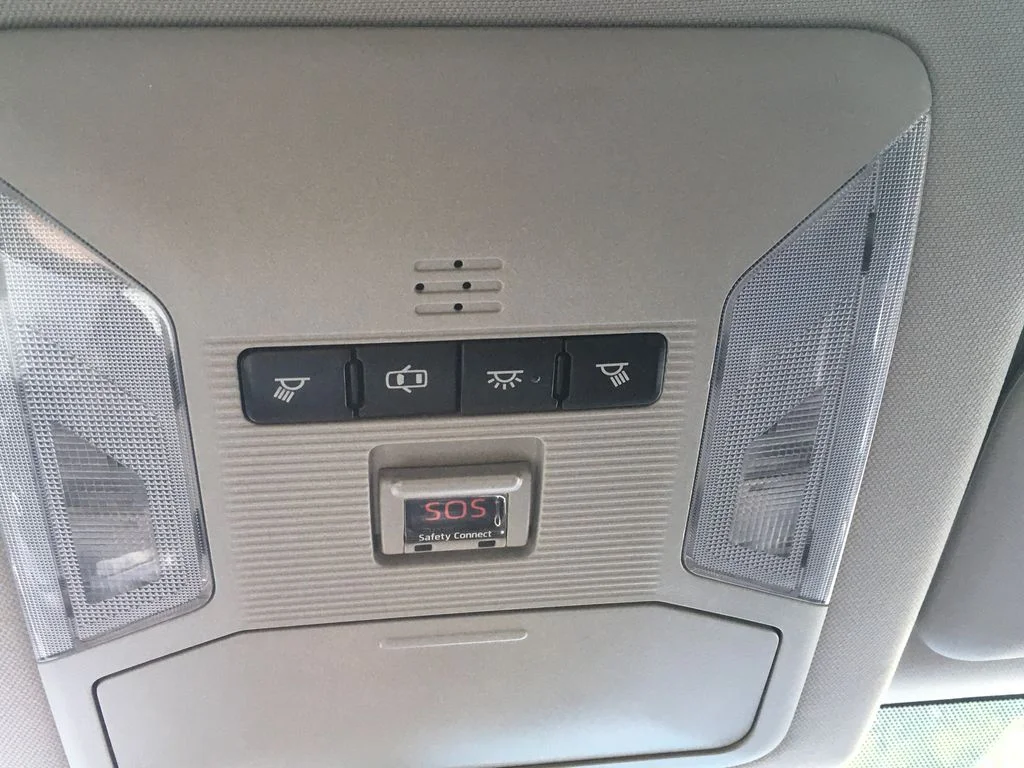 2019 Toyota RAV4 LE - Photo 15