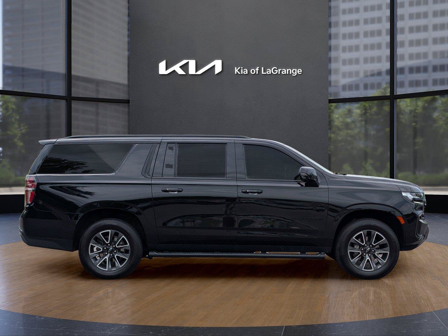 Used 2023 Black Chevrolet Z71 image 4