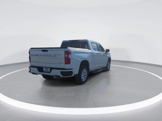 Used 2025 White Chevrolet RST image 8