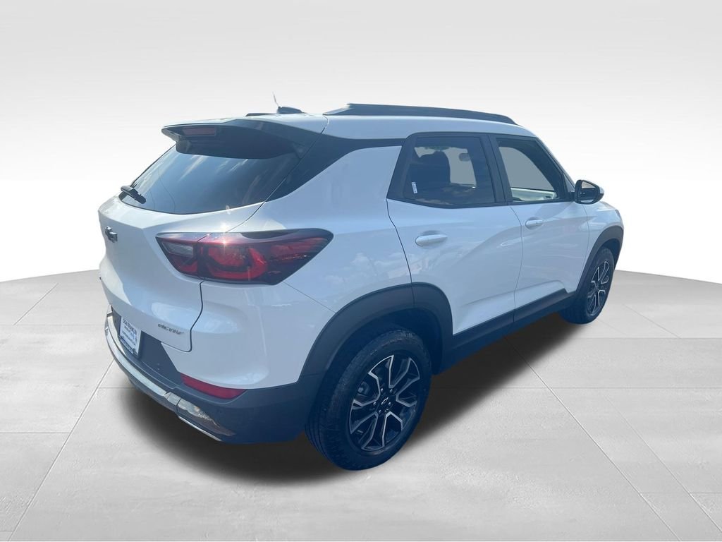 Used 2024 White Chevrolet ACTIV image 5