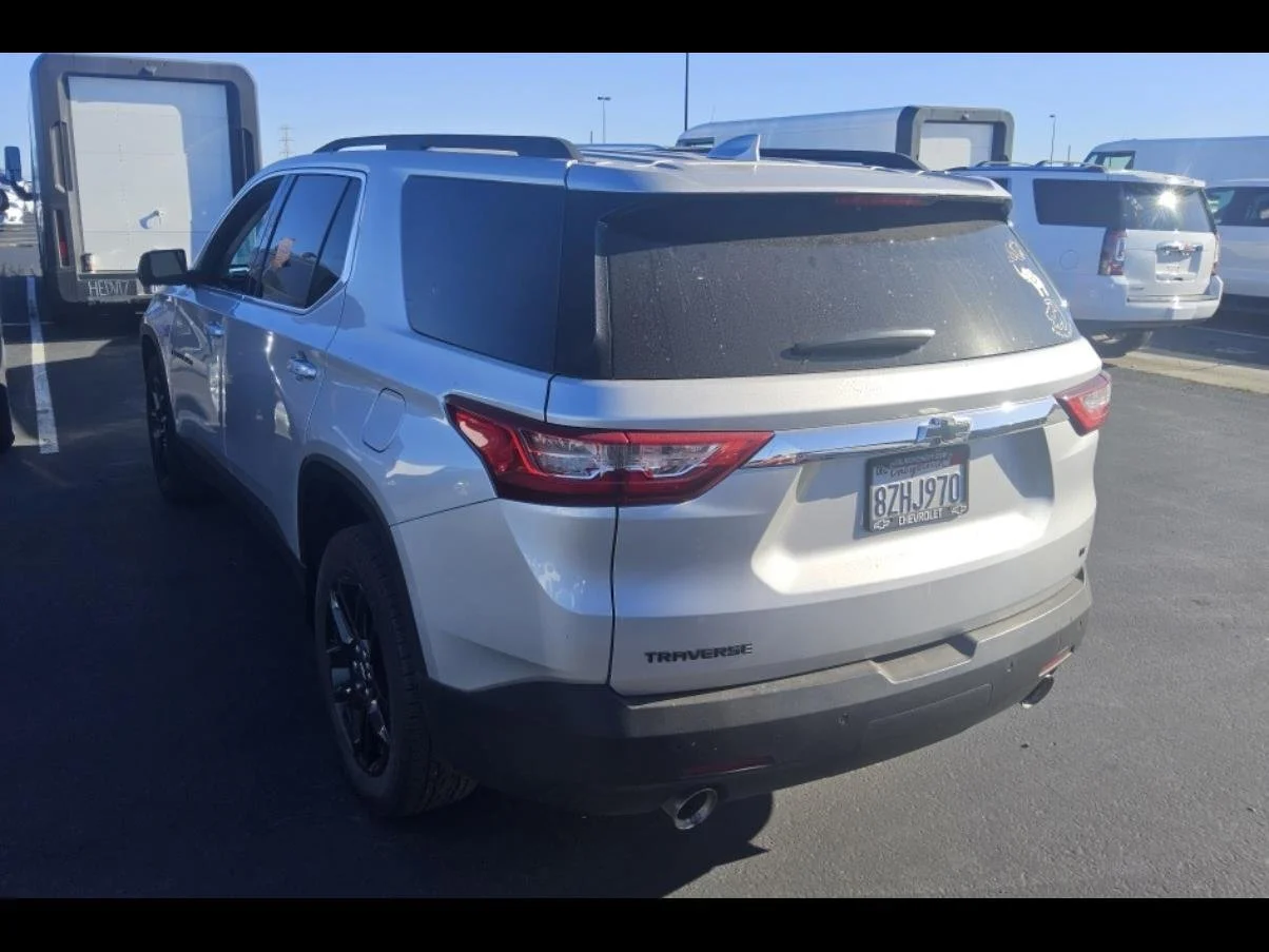 Used 2021 SILVER ICE METALLIC Chevrolet LT Cloth image 7