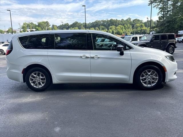 New 2025 Bright White Clear-Coat Exterior Paint Chrysler LX image 61