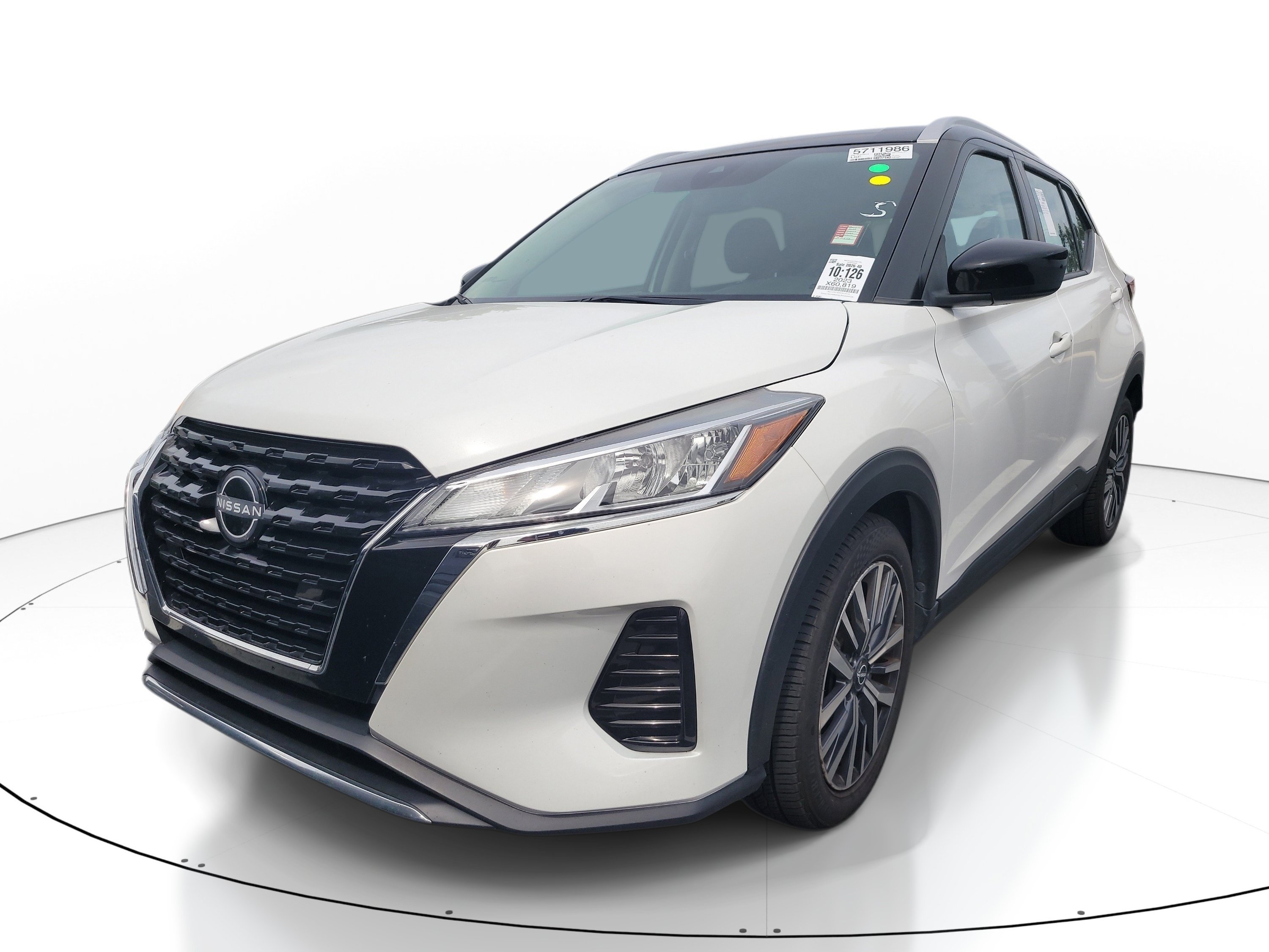 Used 2023 Aspen White Tricoat/Super Black Nissan SV image 2