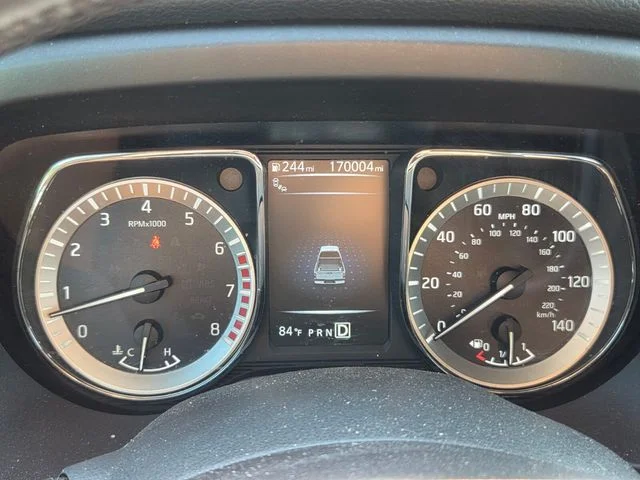Used 2018 White Nissan SV image 23