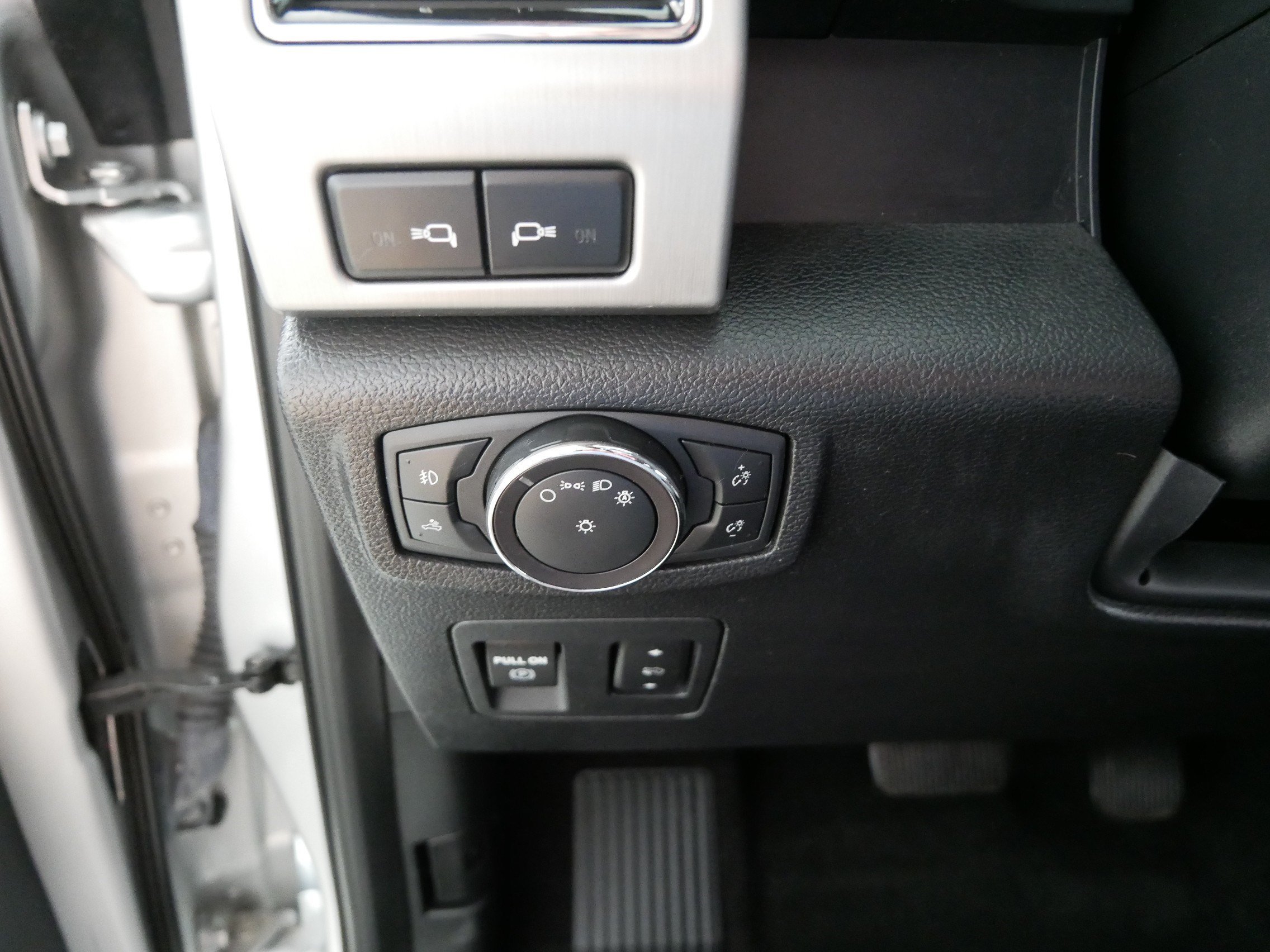 Used 2019 Ingot Silver Metallic Ford Platinum image 26