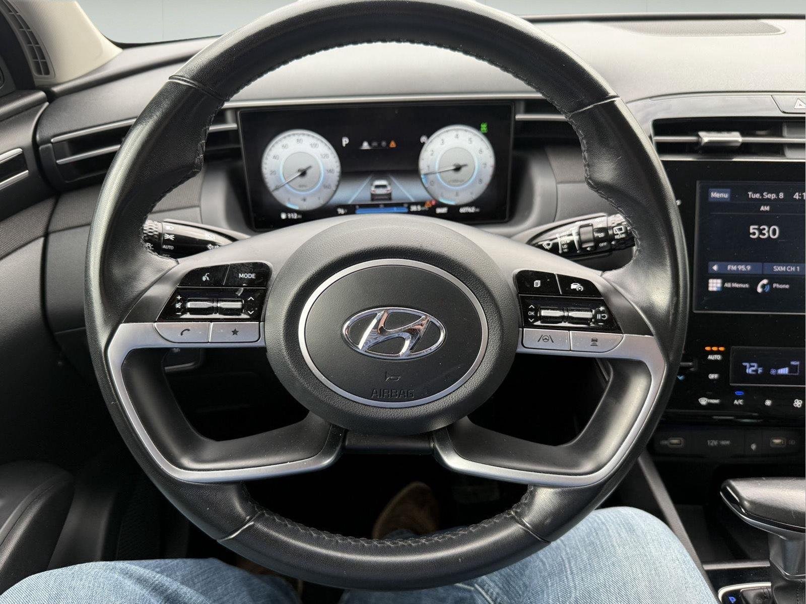 Used 2023 Shimmering Silver Hyundai SEL image 17