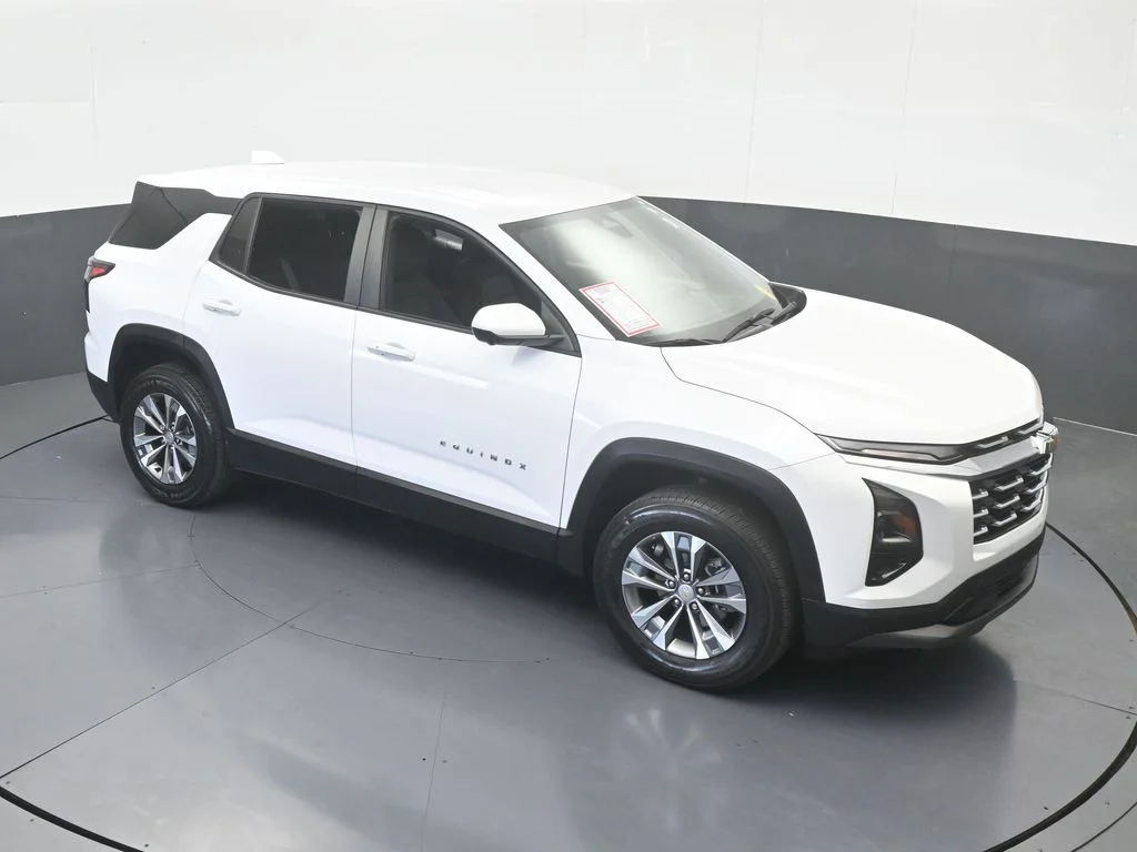 Used 2025 Summit White Chevrolet LT image 57