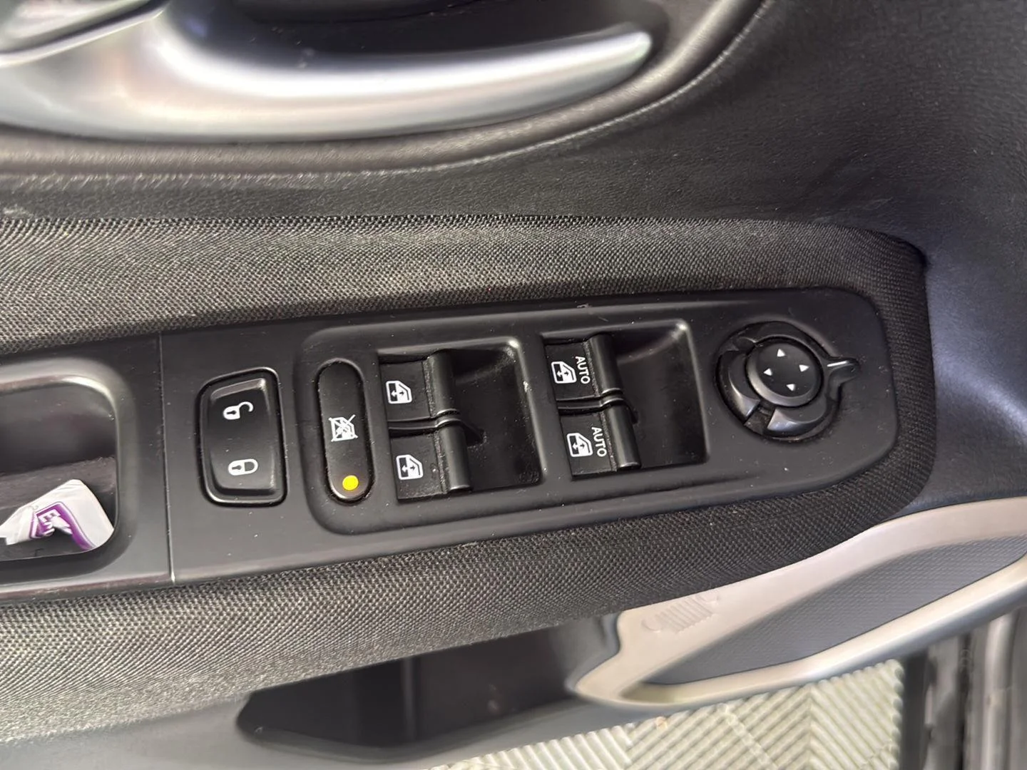 Used 2017 Granite Crystal Metallic Clearcoat Jeep Latitude image 10