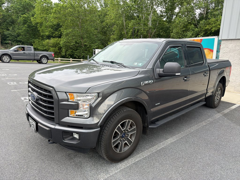 Used 2016 Magnetic Metallic Ford XLT image 2