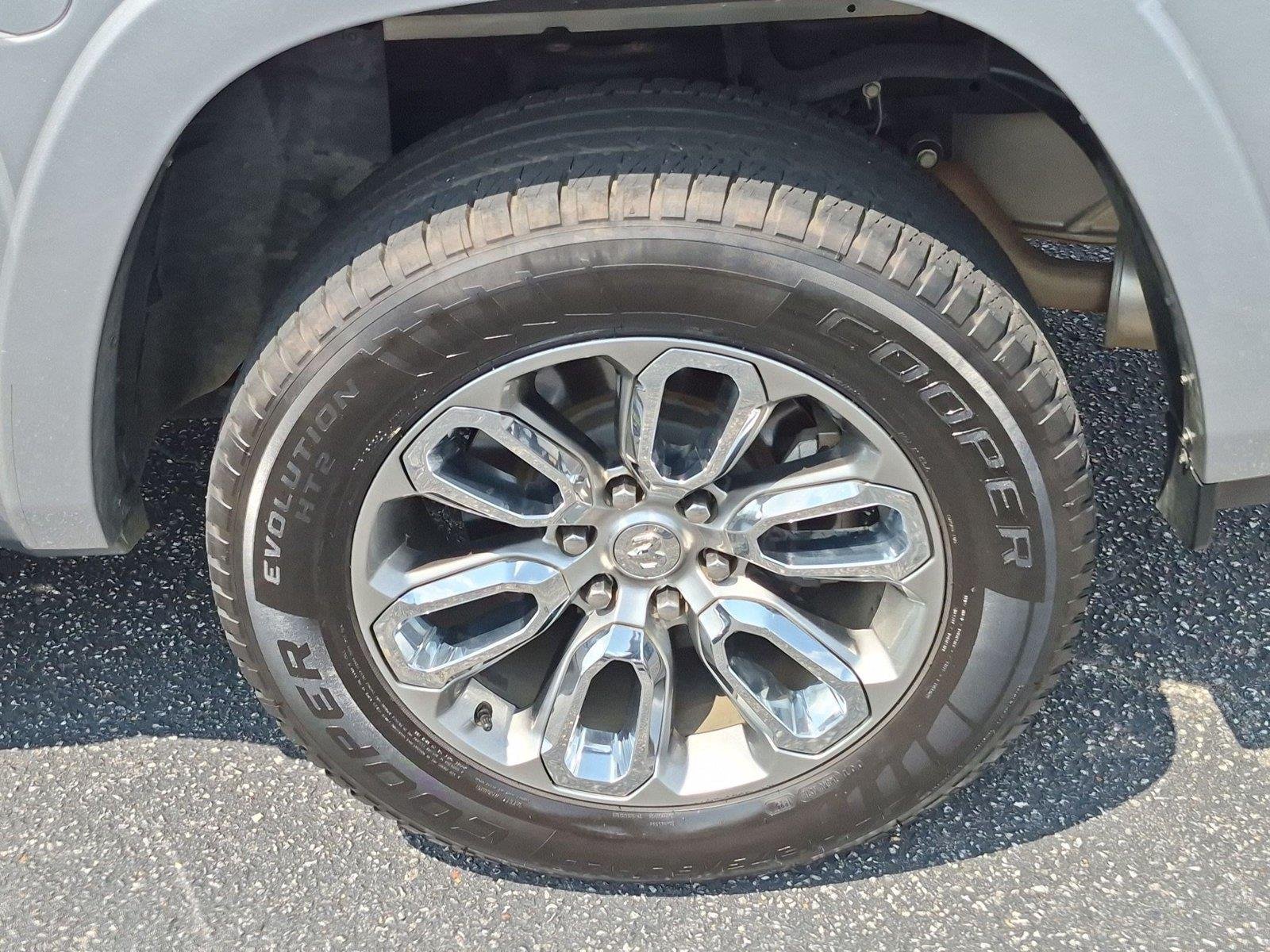 Used 2022 Billet Silver Metallic Clearcoat Ram Laramie image 11