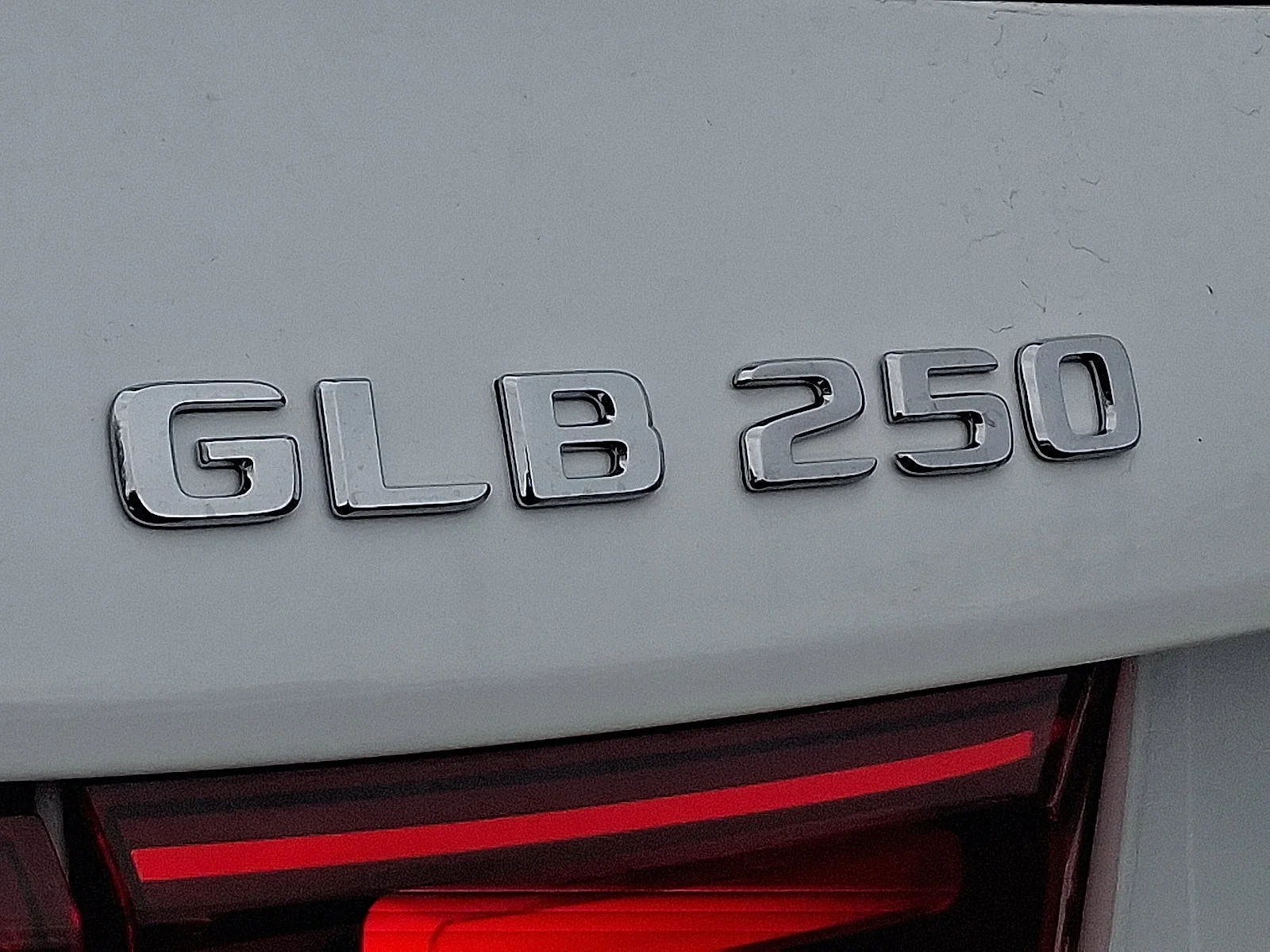 Used 2026 Polar White Mercedes-Benz GLB 250 image 15