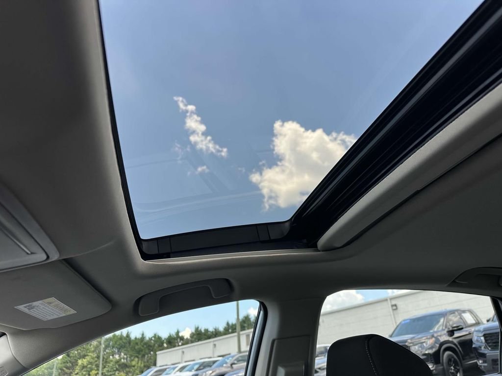 2025 Honda Accord SE - Photo 18