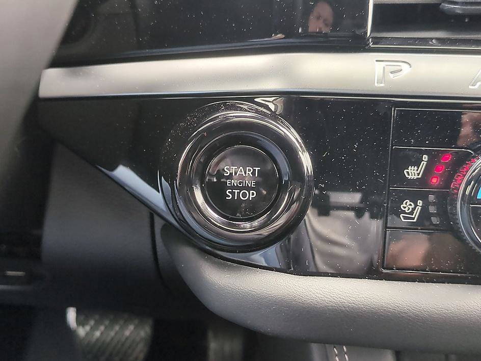 Certified Used 2026 Everest White Pearl Tricoat Nissan Platinum image 24