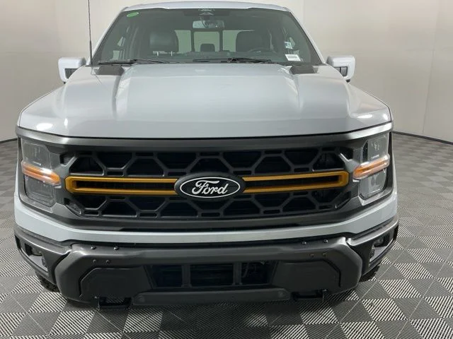 Used 2025 Space White Metallic Ford Tremor image 2