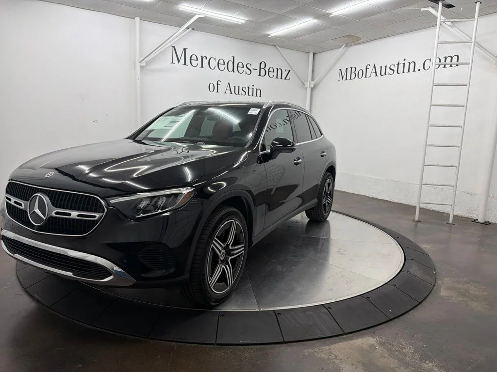New 2027 Black Mercedes-Benz GLC 300 image 3