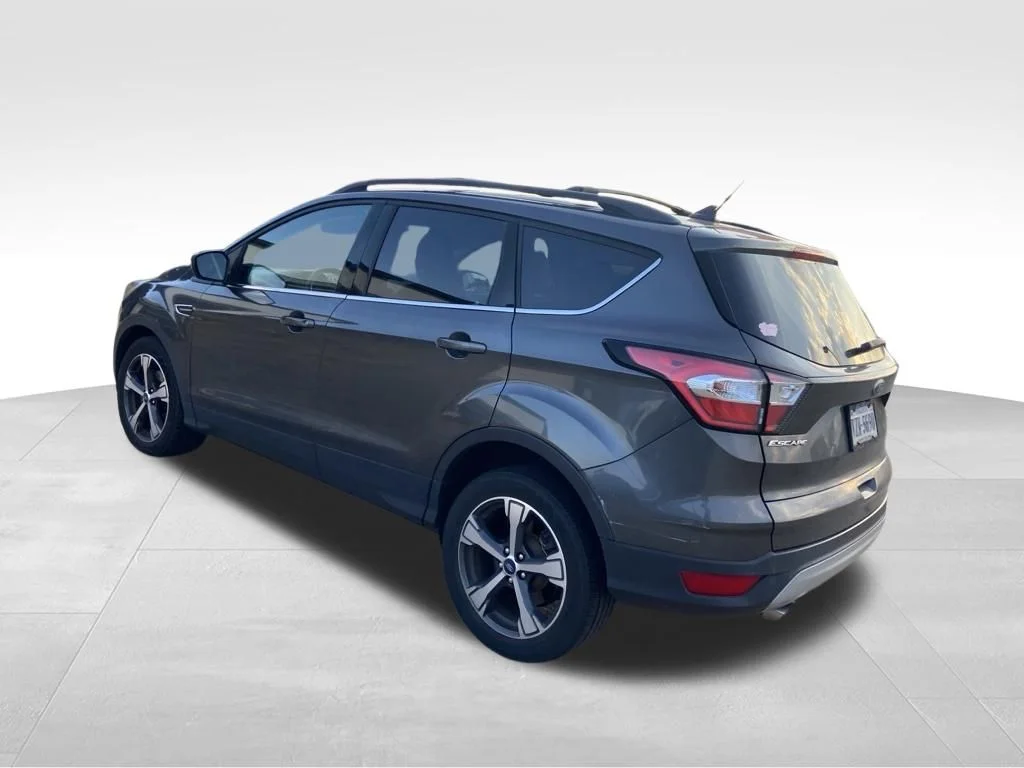 Used 2018 Gray Ford SEL image 18