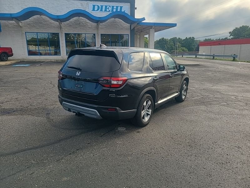 Used 2024  Honda EX-L image 5