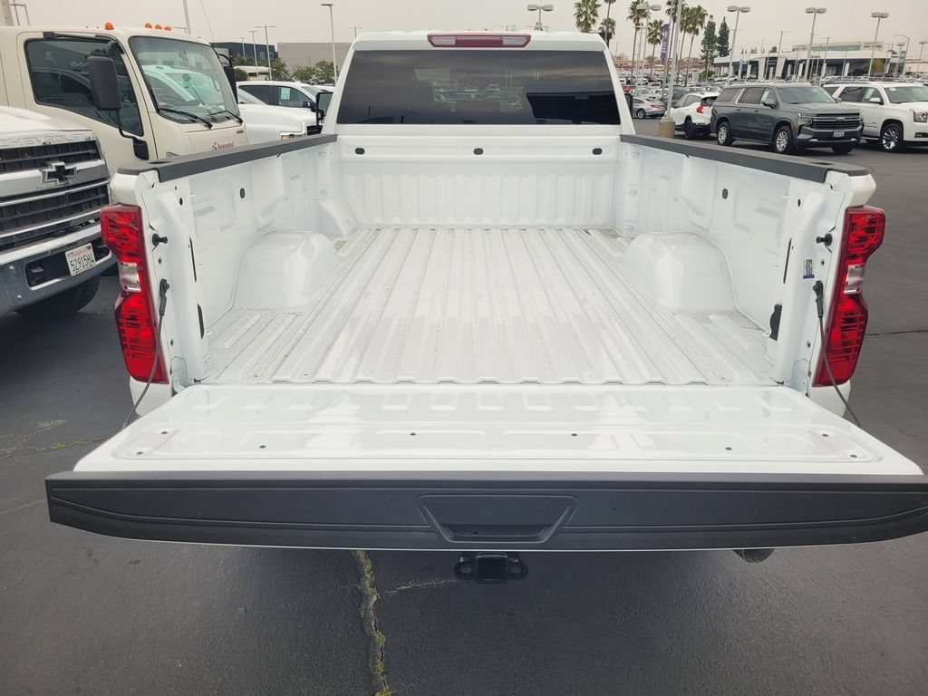 2026 Chevrolet Silverado 3500 HD WT view 7