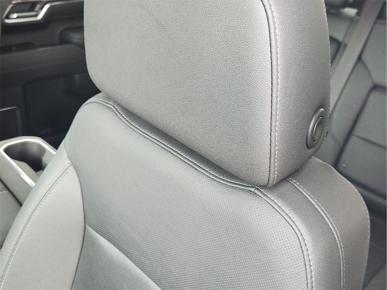 Used 2023 Iridescent Pearl Tricoat CHEVROLET LTZ image 25