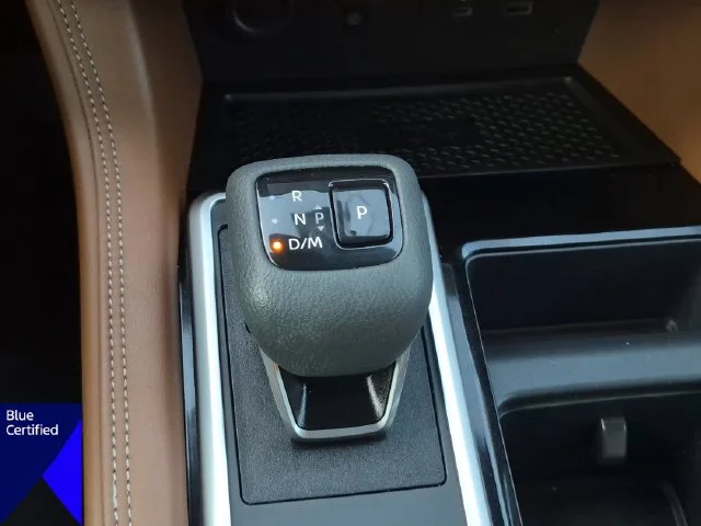 Used 2025 Black Nissan Platinum image 27