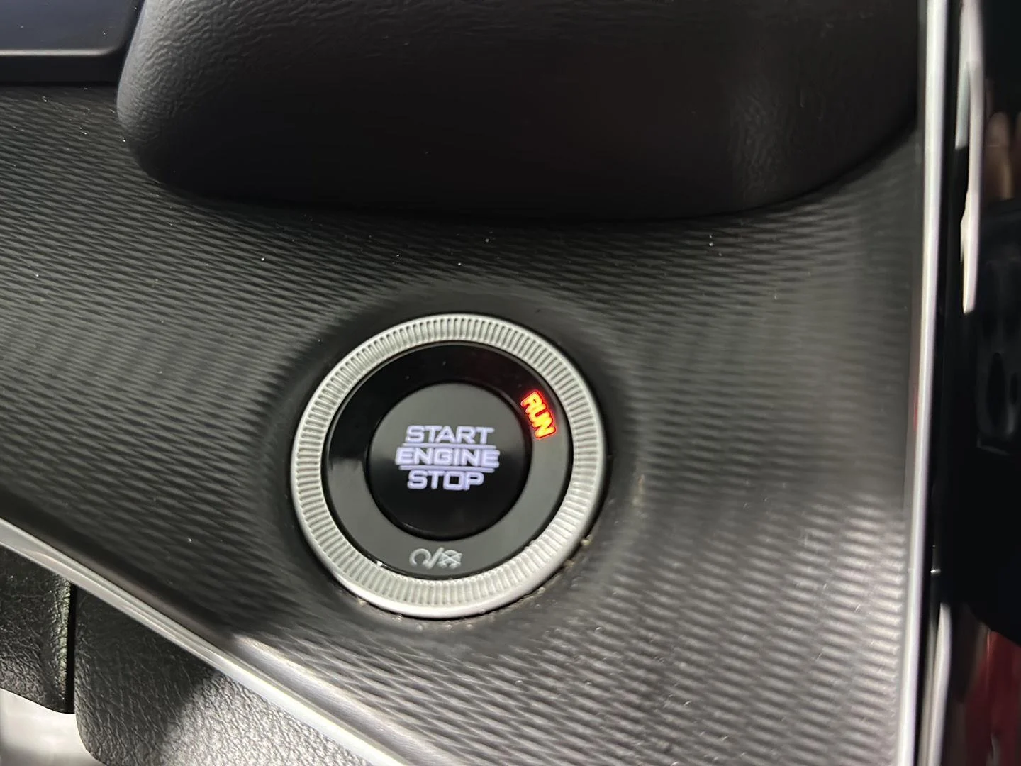Used 2025 Silver Zynith Jeep Altitude X image 29
