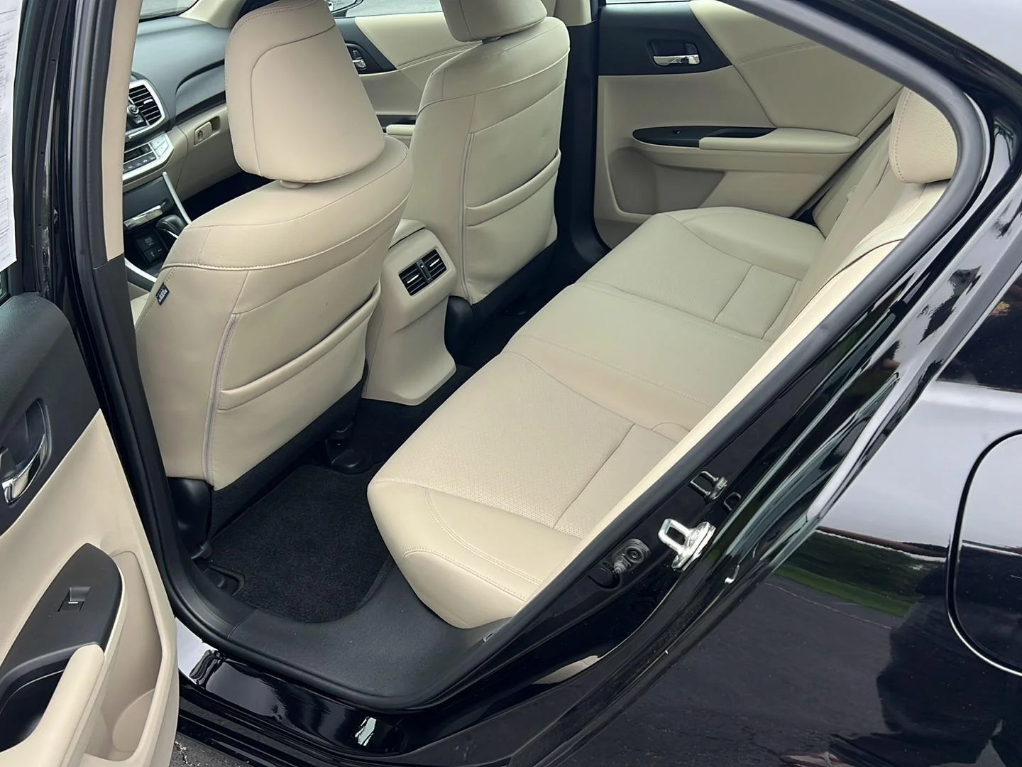 Used 2015  Honda EX-L image 9