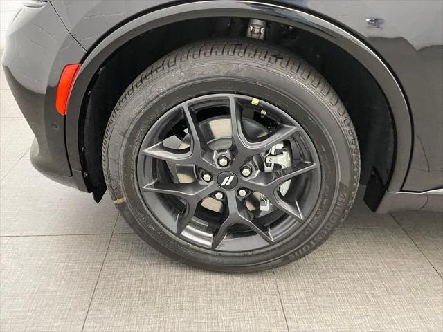 New 2026 Diamond Black Clear-Coat Exterior Paint Dodge GT PLUS image 8