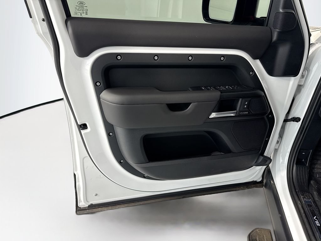 New 2026 Fuji White Land Rover V8 image 26