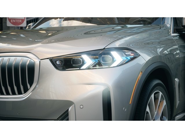 New 2026 Skyscraper Grey Metallic BMW xDrive40i image 6