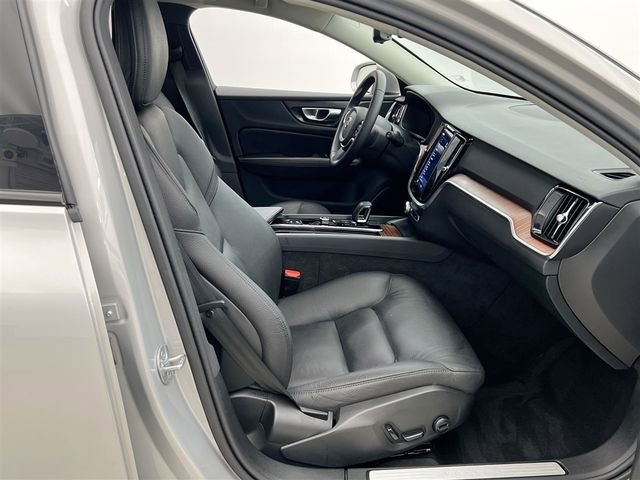 2025 Volvo V60 Cross Country Plus - Photo 15