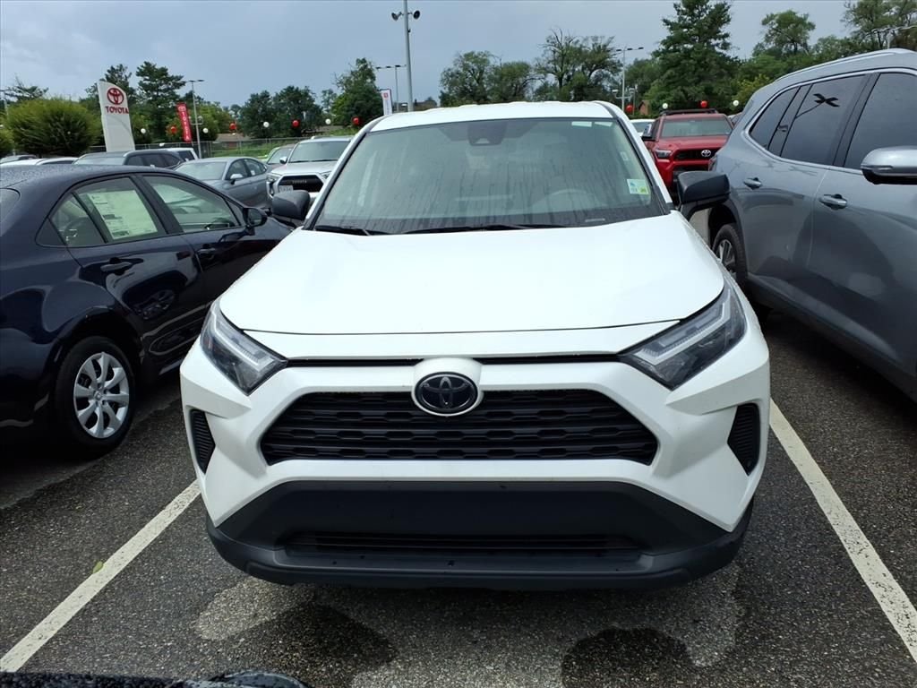 Used 2025 White Toyota LE image 8