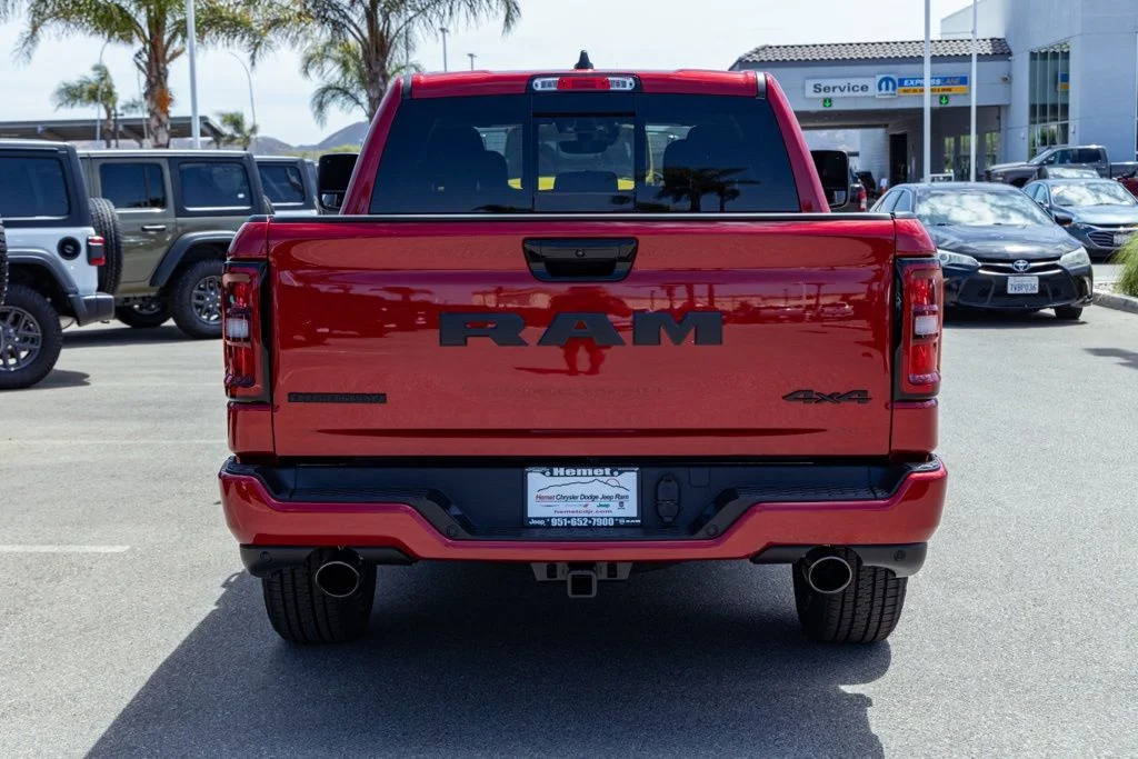 New 2026 Molten Red Pearl-Coat Exterior Paint RAM Big Horn Night Edition image 4